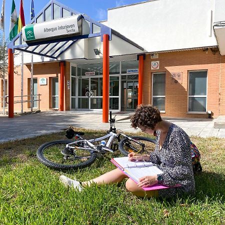 Albergue Inturjoven Sevilla Экстерьер фото