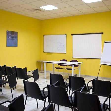 Albergue Inturjoven Sevilla Экстерьер фото