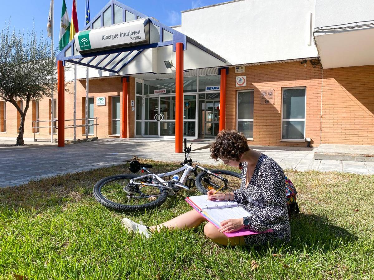 Albergue Inturjoven Sevilla Экстерьер фото