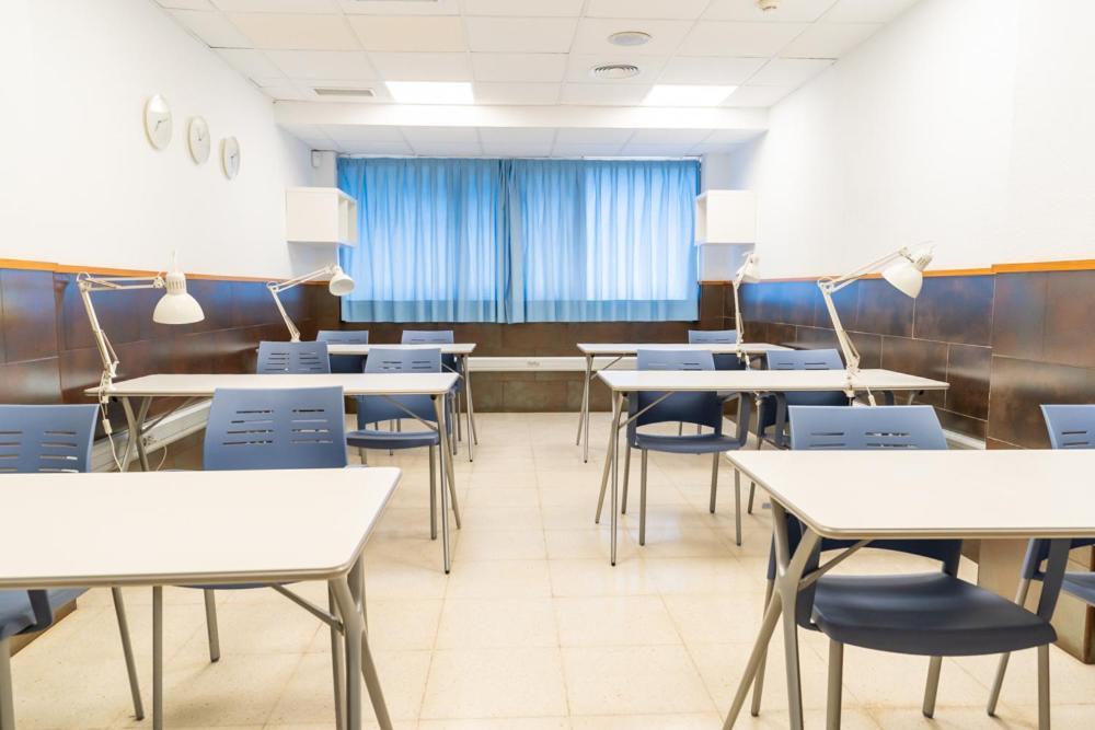 Albergue Inturjoven Sevilla Экстерьер фото