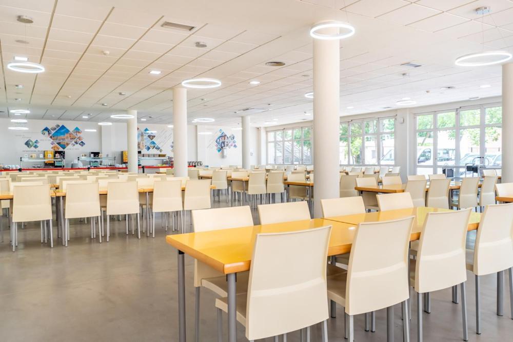 Albergue Inturjoven Sevilla Экстерьер фото