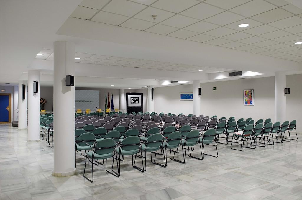 Albergue Inturjoven Sevilla Экстерьер фото