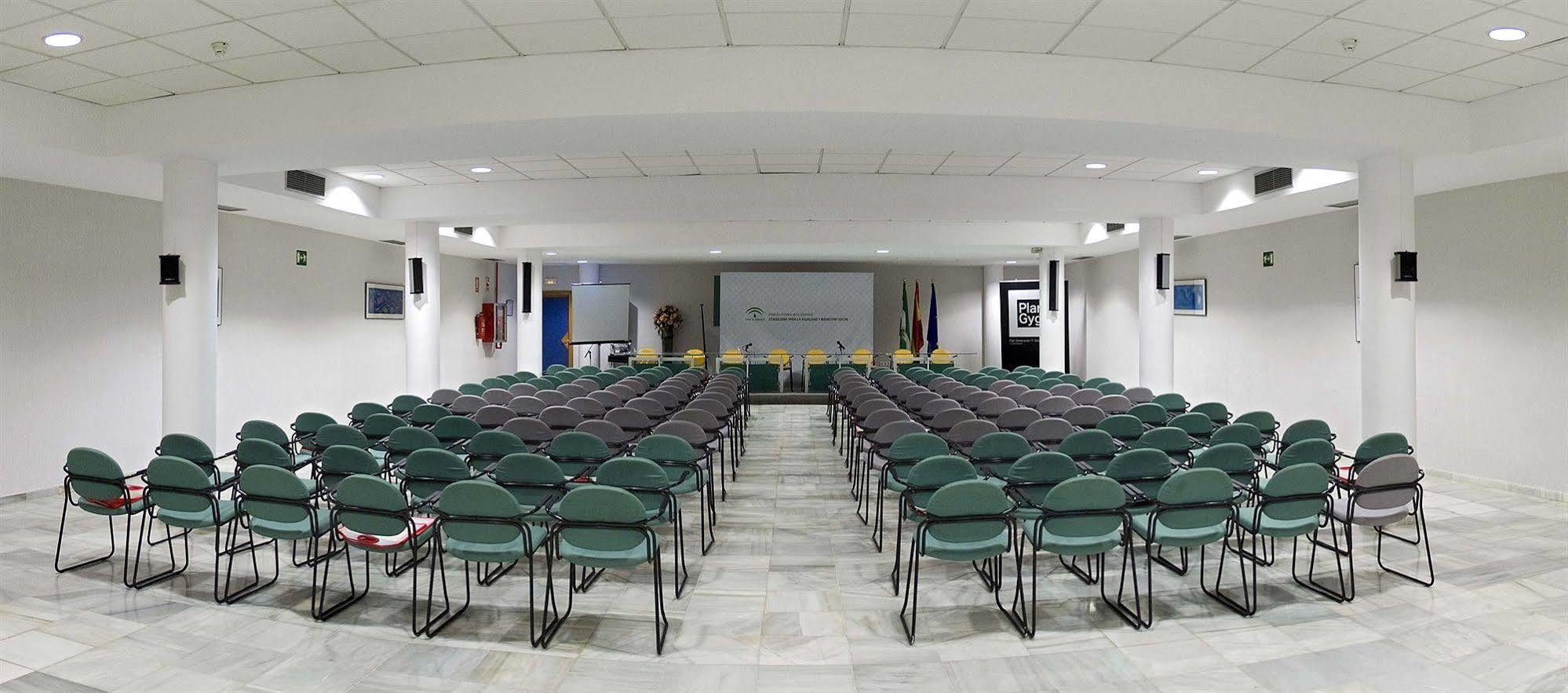 Albergue Inturjoven Sevilla Экстерьер фото